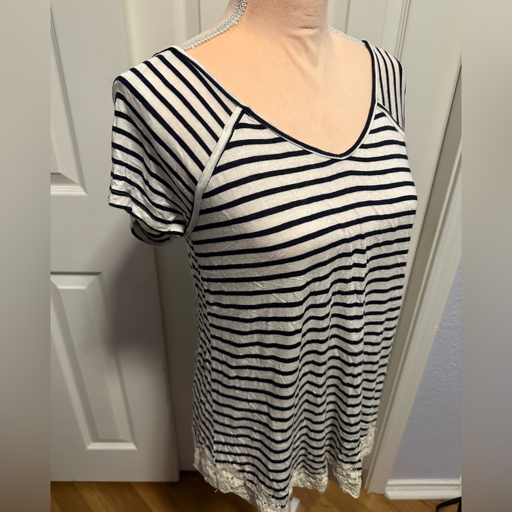 Jolt Lace Hem Striped
